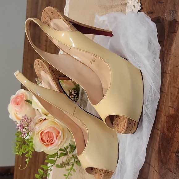 Authentic Loubatin high heels - Picture 5 of 10